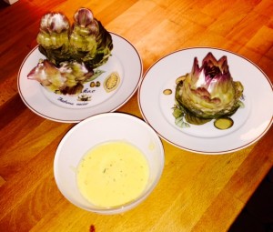 Artichocks with Sauce Hollandaise